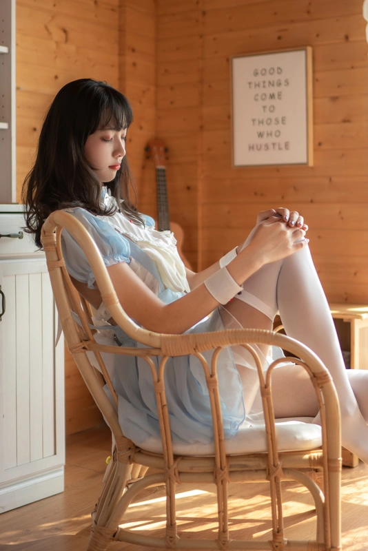 蓝白女仆 - 西瓜少女